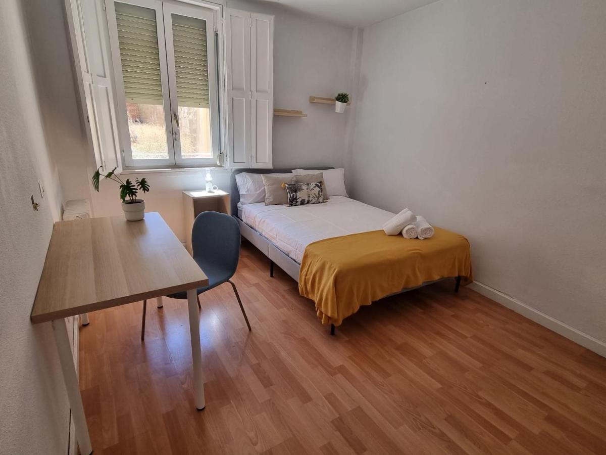 Un Rincon Con Vistas Al Parque Wifi Junto A Catedral By Apartamentos Логроньо Екстериор снимка