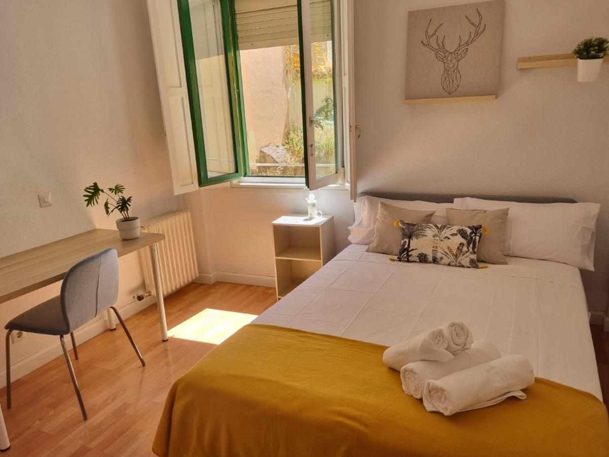 Un Rincon Con Vistas Al Parque Wifi Junto A Catedral By Apartamentos Логроньо Екстериор снимка