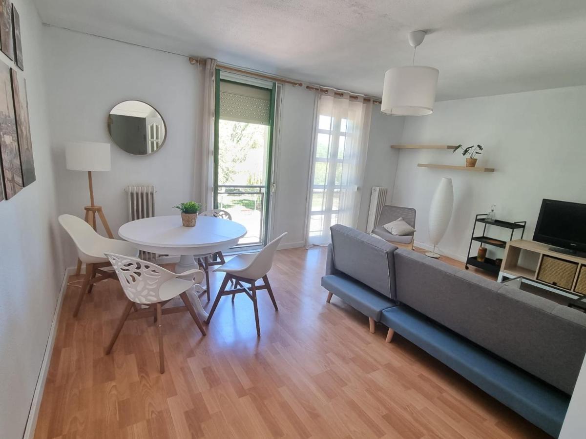 Un Rincon Con Vistas Al Parque Wifi Junto A Catedral By Apartamentos Логроньо Екстериор снимка
