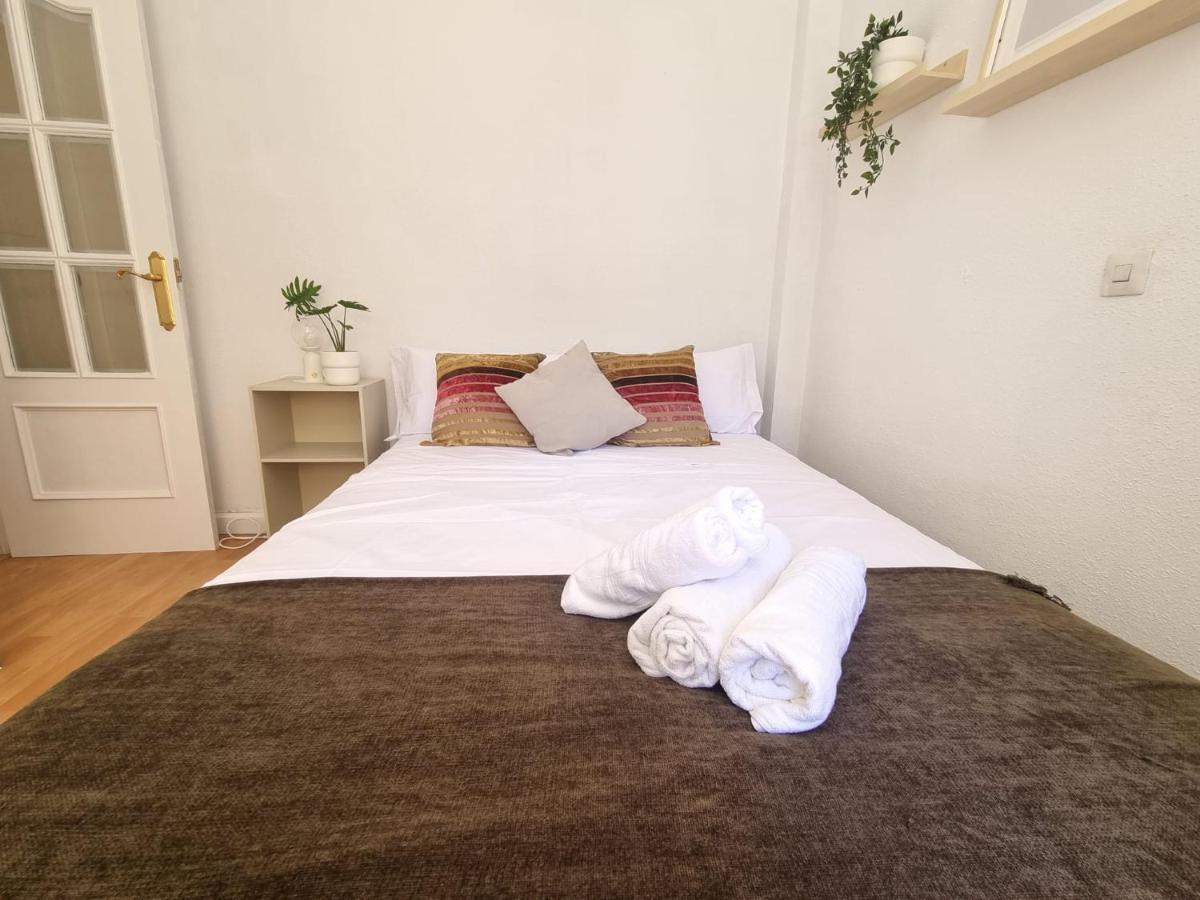Un Rincon Con Vistas Al Parque Wifi Junto A Catedral By Apartamentos Логроньо Екстериор снимка